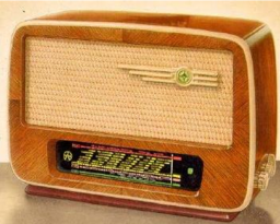 I dobový letáček představuje rádio s bílými knoflíky a rámečky